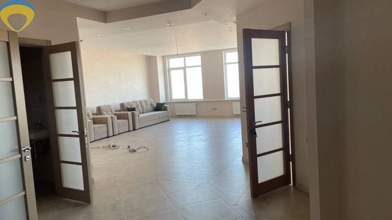 продажа трехкомнатной квартиры номер A-173384 в Приморском районе, фото номер 5